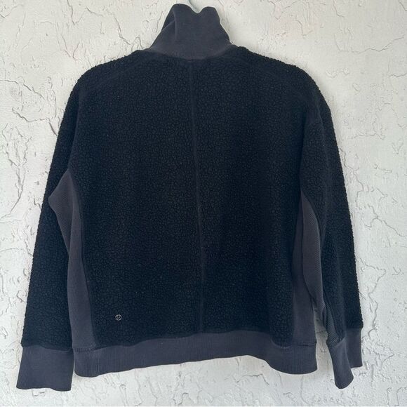 LULULEMON Jacket Women Size 6 Stand Out Sherpa 1/2 Zip Black - Picture 7 of 8